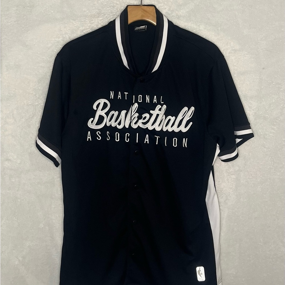 NBA Black and White Short-Sleeve Button Basketball Shirt Size L Men